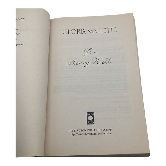 The Honey Well By Gloria Mallette 2003 Paperback Novel Book - Picture 3 of 9